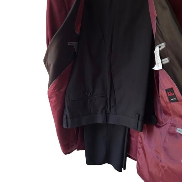GUC Bellio Slim Fit Burgundy/Black 1-button Tuxedo Jacket (38L) & Pants (32L) - Picture 7 of 12